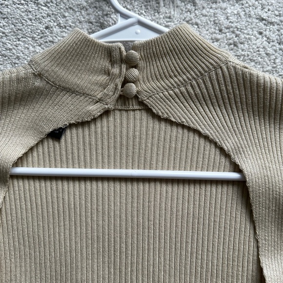 CREAM TURTLENECK - Picture 11 of 15
